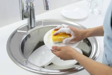 キッチンスポンジの間違った使い方５選！「これくらい大丈夫」が危険な理由