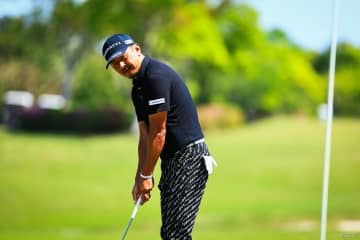 ツアー8勝目へ岩田寛が3打差3位 ノリス5位 岩崎亜久竜8位