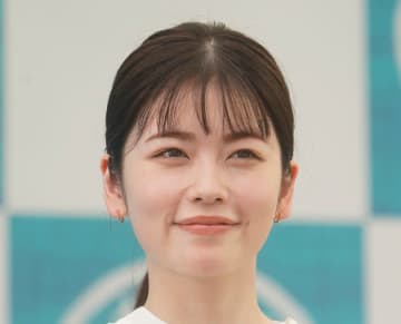 小芝風花、手編みのニット帽を揃えて紹介。「ニンテンドーのＣＭのオファー来そう」「めっちゃ上手」と称賛の声殺到