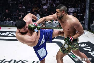 【RIZIN】“反則王”シナ・カリミアン、MMAデビュー戦で白星発進　2R終了後にパンチ数発→3Rでお詫びの珍事も……