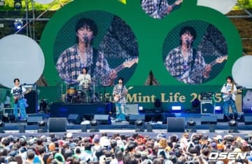 【PHOTO】Dragon Pony、バン・イェダムら「Beautiful Mint Life 2025」2日目のステージに登場