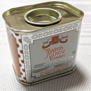 可愛すぎる缶ですが！中身は本場のインドのカレーパウダー