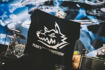 【速レポ】＜SATANIC CARNIVAL＞、MAN WITH A MISSIONの極上の表情「コノヨウナ屋内ノ フェス。非常ニ助カリマス」