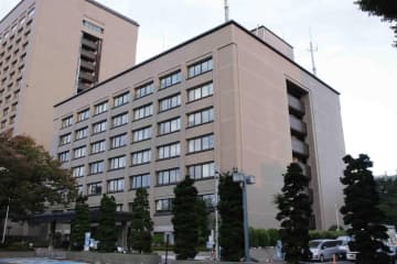 衝突事故でバイク男性死亡　宮城の国道、トラックと