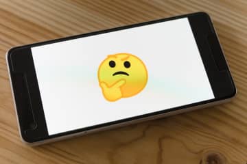 【Z世代vsミレニアル世代】スタンプか絵文字か？分かれる伝え方　もはや絵文字＝おじさん構文？LINE文化の転換点