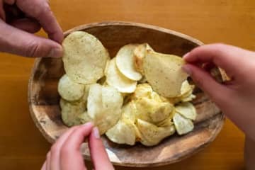 Q. 「お菓子は依存性があるマイルド・ドラッグ」って本当？【大学教授が解説】