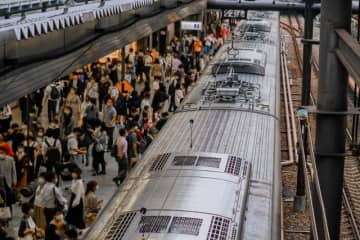 “日本人の生きづらさ”をアメリカZ世代が考察「日本では個人よりも集団を優先させるように教育されているので…」