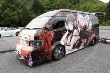 「SPY×FAMILY」「フリーレン」「リコリス」から懐かしの「Angel Beats!」まで！奥伊吹に集った人気アニメの痛車まとめ【ARCChampionship 2025フォトレポ】
