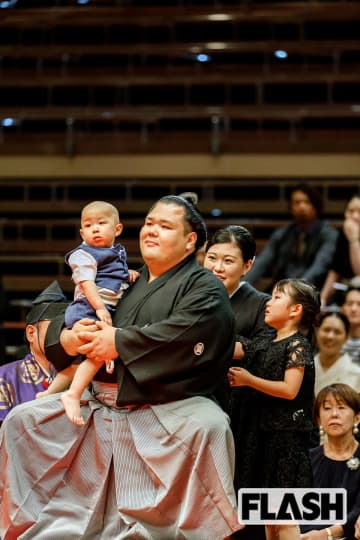 元小結・阿武咲　新横綱・大の里も駆けつけた大相撲断髪式の裏側に密着…「ご祝儀は3万円」420人が涙でハサミ入れ！