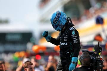 正解はミディアムタイヤ。ラッセルが今季初PP獲得。角田裕毅は11番手【予選レポート／F1第10戦】