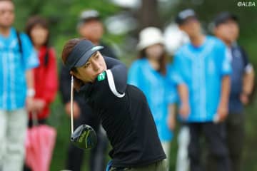 岡山絵里は雨ニモ風ニモ負ケズ「71」　2打差2位から4年ぶりVへ