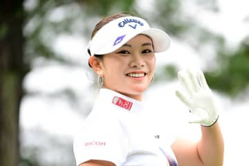 女子ゴルフ河本結が着たウェアに視線集中「胸には…」　実況席が冗談交え反応、ひと際目立つデザインとは