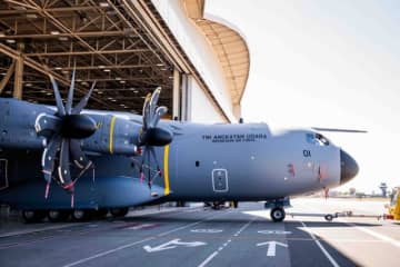 動画もあり！インドネシア空軍「A400M」初号機、塗装完了でロールアウト