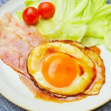 【卵1〜2個で定食屋の味！？】「バターしょうゆ目玉焼き」が激ウマすぎる卵おかず5選