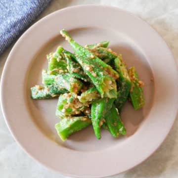 レンジで即完成♪時短なのにめちゃおいしい！「オクラのごま和え」の作り方