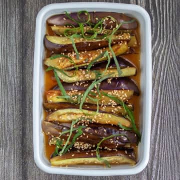 【なすを使った常備しておきたい夏おかず】「作り置きにもってこい」「箸が止まらんやつ」焼いて漬けるだけで作れる簡単副菜レシピ