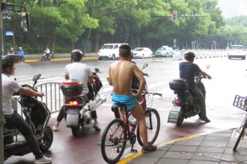 中国で結婚できない「剰男」増加、「社会の安定を脅かす重大なリスク」と米誌