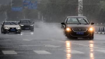 台風1号の影響で強い雨　中国広西チワン族自治区