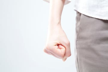 「カチコミよ…」自立を決意した30代無職の女性が情報商材屋に騙されて…窮地に現れた姉がしてくれたこと