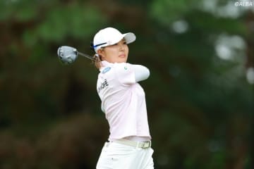 ＜速報＞高橋彩華が単独首位でラスト3Hへ　岡山絵里は1差追走