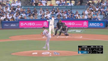 大谷翔平、お目覚め11戦ぶりホームランでようやく飛び出したスマイル顔…チームメイトも“超大喜び”で大谷を出迎えた一部始終
