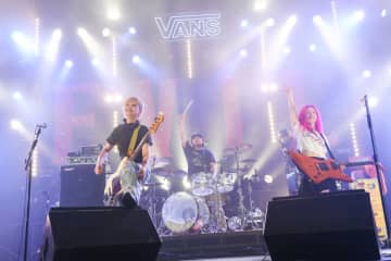 【速レポ】＜SATANIC CARNIVAL＞、Dizzy Sunfist、2日目朝から大騒ぎ「パンクロックに出会えて、ばり幸せー！」