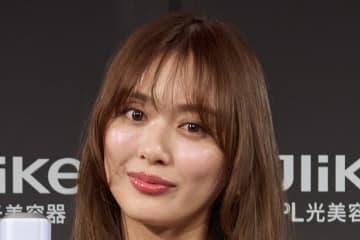 「朝の努力終わった…」内田理央 ディズニーでの即オチ2コマにSNS爆笑「最高」「でも可愛いからオッケー」「水も滴る良い女」