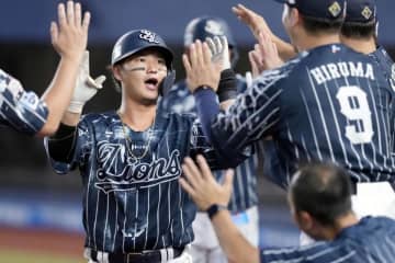西武、佐藤龍世を中日にトレード「ドラゴンズでもがんばります」