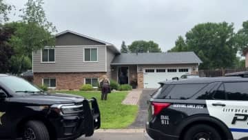 民主党の州議会議員らが銃撃され2人死亡2人ケガ　現場に残された車に「標的候補リスト」57歳男が逃走　アメリカ・ミネソタ州