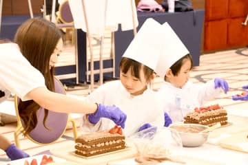 「父の日」企画、新横浜プリンスホテルでケーキ作り体験　子どもたちが感謝込め
