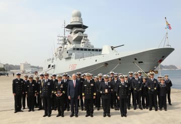 イタリア海軍「アントニオ・マルチェリア」が横須賀に寄港　4月は大阪へ