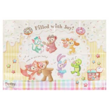 ダッフィー＆フレンズ7人デザインのレジャーシート 東京ディズニーシーに新登場