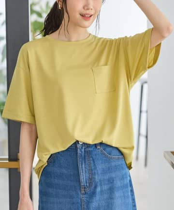 ハニーズの「汗ジミ対策Tシャツ」がプチプラなのに超優秀。体型カバーもできてバリエーションも豊富♡お気に入りの一枚が見つかるよ。