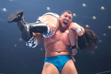 【新日本】ボルチン 竹下幸之介撃破でNEVER王座奪取！　29日永田裕志戦をＶ１戦に変更熱望
