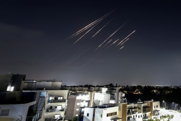 イラン、再びミサイル発射　イスラエルへ、交戦激化