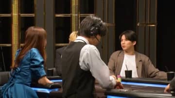 「暴れる気だ」最強ポーカー美女の可愛すぎる“あざとい笑顔”の真意に共演者も戦慄「恐ろしい」