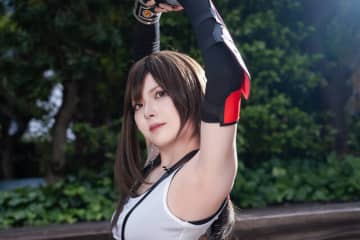 【コスプレ】脇チラな勝利ポーズにグッとくる！『FF7』ティファが躍動感あふれるポージングと美しいスタイルで魅了する【写真9枚】