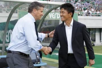 短期間で三度目の対戦。東京Vと柏、それぞれの指揮官が立てた戦略は？「いつも通りのスタイルを表現」「あえてリスクをおかして…」