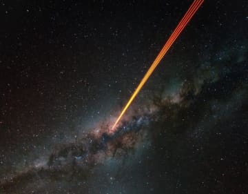 天の川へ放つ4本のレーザービーム！　作り出された人工星と補償光学【今日の宇宙画像】