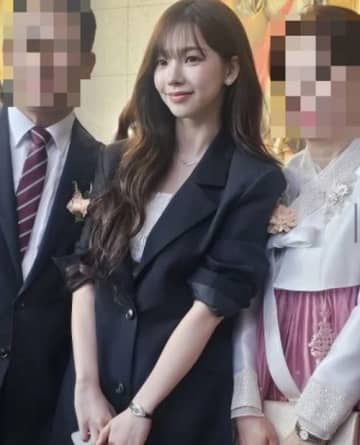いくら地味にしても…実姉の結婚式に出席したaespa・カリナ、やむを得ず“目立ちすぎる迷惑な参列者”に