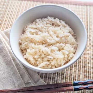 【炊飯器にアレを入れるだけ】「これ好き！」と家族がハマった！麦茶でふっくら香ばしいご飯の裏ワザ♪