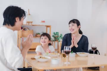 3人家族で食費が「月12万円」。同僚に言ったら驚かれましたが、これって普通ではないのでしょうか？