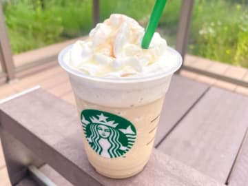 【スタバ新作】紅茶党が「マジ大歓喜」。華やかなお茶の魅力が詰まった「アールグレイフラペチーノ」が帰ってきた！《先行販売レビュー》