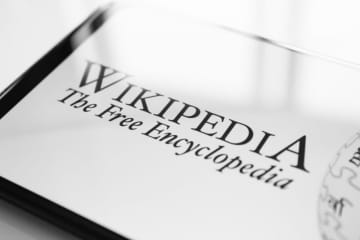 Wikipedia、編集者らの反発受けAIサマリー機能を導入中止