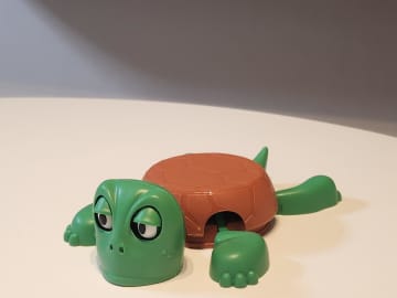 [本日の一品]甲羅の荷重にびっくり！　目覚めるファンキーな亀コースター