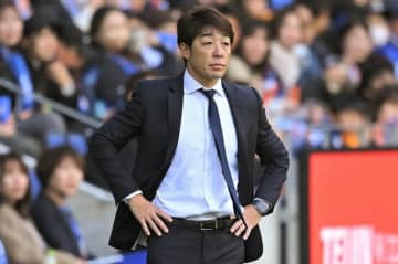 まさかの電撃解任！ J２長崎はなぜ下平隆宏監督との契約解除を決断した？「クラブが望んだ成績には遠く及ばない」