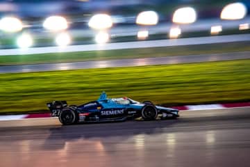 予選上位のペンスキー勢が総脱落。日没後に加速のカークウッドがオーバル初勝利／インディカー第8戦WWTR