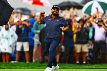 “守る気ゼロ”の20mバーディ締め J.J.スポーンは前半「40」から鮮やかゴルファー世界一