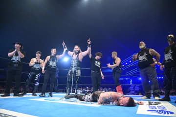 【新日本】支配と混沌の果てにEVILがドッグカラー戦でフィンレー撃破「見たか、この野郎。これがよ、新生HOUSE OF TORTUREだ」