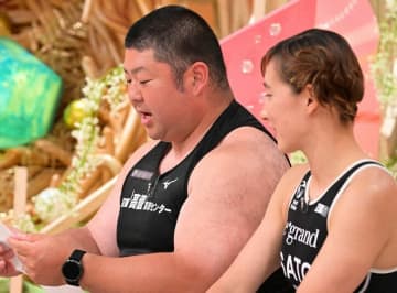 砲丸投げ選⼿の夫、市役所職員だった父が避難誘導中に…東日本大震災で他界した亡き父への想いに藤井隆が涙「胸が張り裂けそう」